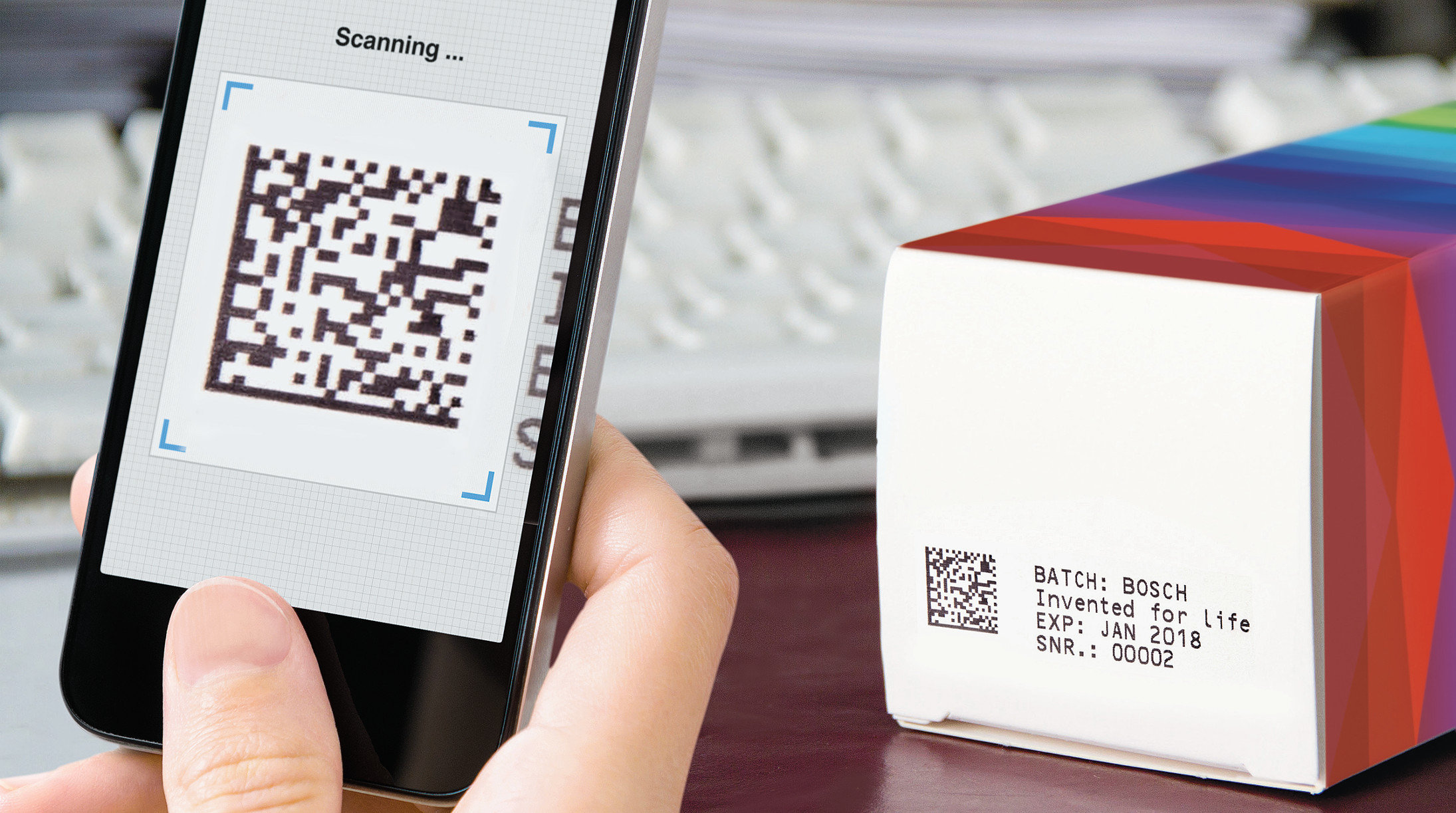 The CPS (Carton Printing System) forms the basis of all serialization solutions from Bosch. The printer can be flexibly adjusted, either to print the data matrix codes on top or on the side of the folded cartons. The new CPI Software from Bosch ensures reliable connection between software and machine level during the serialization process.