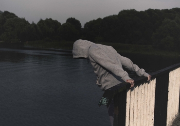 How to Recognize Signs of Addiction