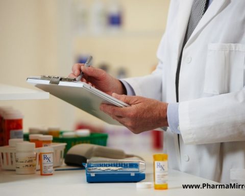 9 Ways Pharmacists Are Helping the Community